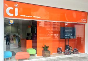 Já pensou em fazer uma graduação no exterior? Saiba como se preparar para ingressar em uma universidade fora do país