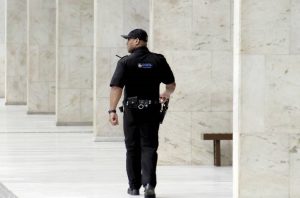 Adicional de periculosidade para vigilantes criado por norma coletiva mantém natureza indenizatória