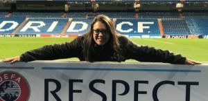 Vivi Falconi, vencedora do programa a narradora Lay’s®, é a primeira brasileira a narrar um jogo da Champions League