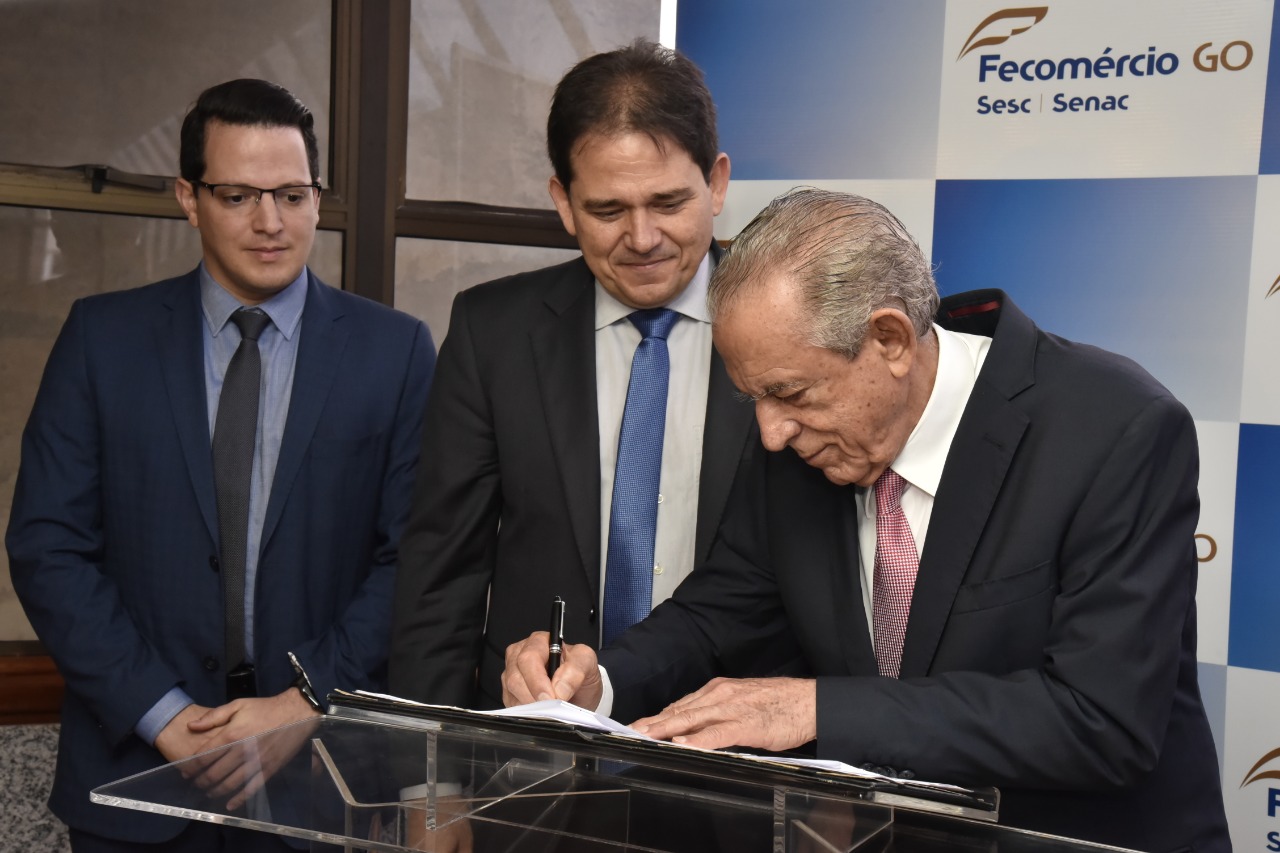 Fecomércio e Prefeitura de Goiânia fecham parceria que levará benefícios a mais de 10 mil pessoas