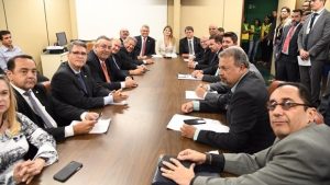 Caiado comemora leilão da Ferrovia Norte-Sul e diz que é “um marco” na realização de um sonho