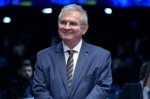 Contra candidaturas laranjas, projeto acaba com cota para mulher nas eleições