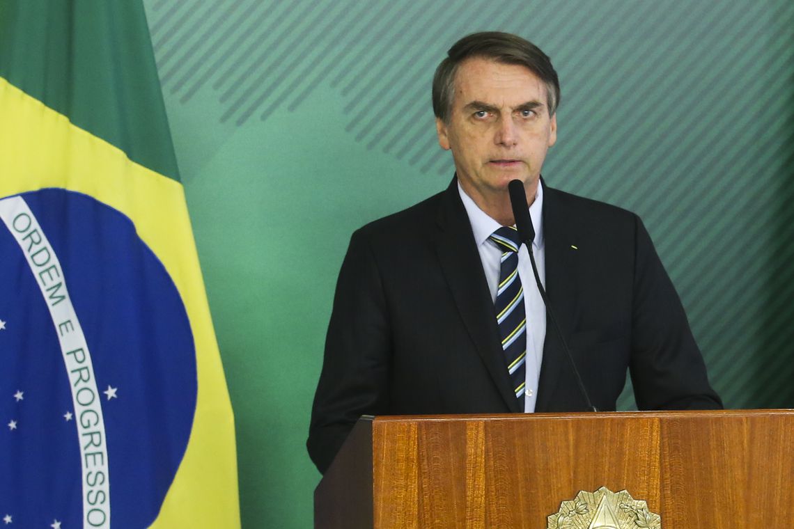 Bolsonaro diz que haverá ações na educação para conter irregularidades Bolsonaro diz que haverá ações na educação para conter irregularidades