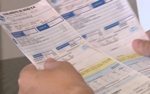 Projeto de lei quer acabar com tarifa básica na conta de água em Goiás