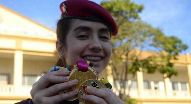 Brasileira de 17 anos é medalha de ouro em Olimpíada Europeia de Matemática