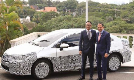 Primeiro carro híbrido flex do mundo é lançado no Brasil