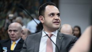 Deputado pede que Enel e Saneago deixem de cortar serviços nos fins de semana