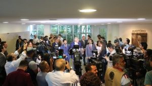 “Quem penalizou os servidores foi justamente quem dizia defendê-los”, diz Caiado