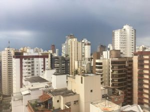 Defesa Civil alerta sobre a possibilidade de grande volume de chuva, em Goiânia