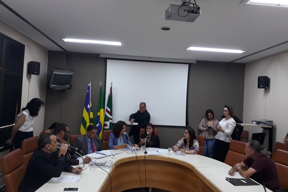 CCJ aprova três das mais de 40 emendas do novo Código Tributário de Goiânia