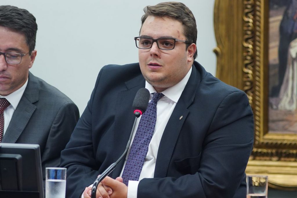 CCJ se reúne hoje para debater parecer da Previdência CCJ se reúne hoje para debater parecer da Previdência