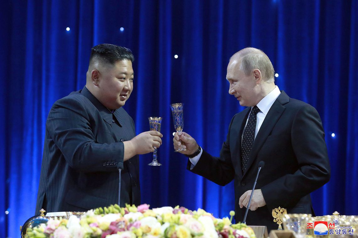 Kim e Putin selam aproximação Kim e Putin selam aproximação
