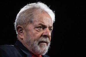 Sítio de Atibaia: Juiz dá oito dias para defesa de Lula se manifestar