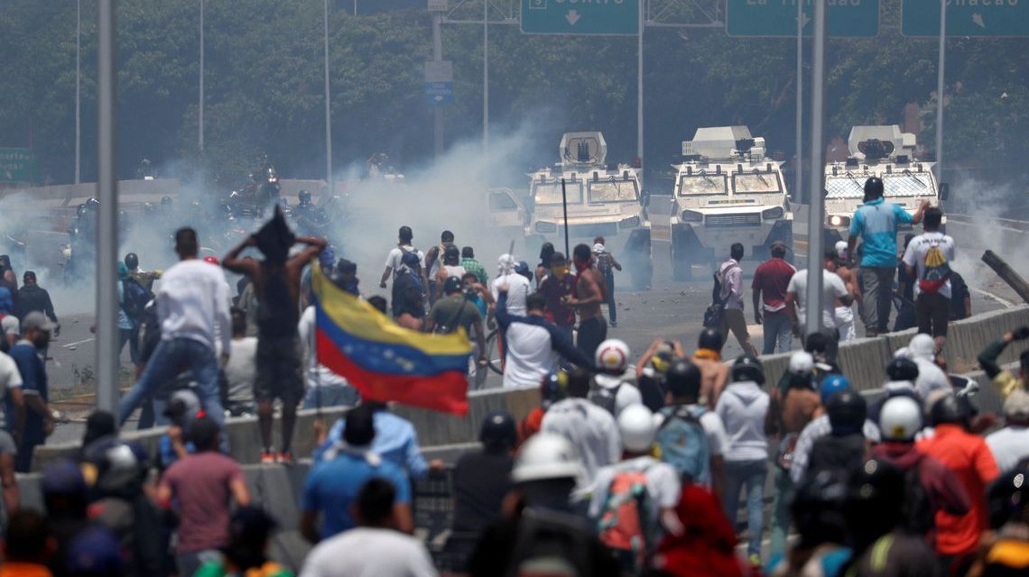 Comunidade internacional repercute dia de violência na Venezuela