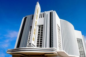 Claque Cultural promove shows gratuitos no Teatro Goiânia