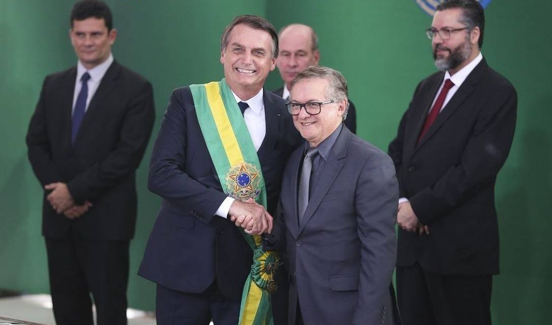 Bolsonaro sobre Vélez: ‘É bastante claro que não está dando certo’