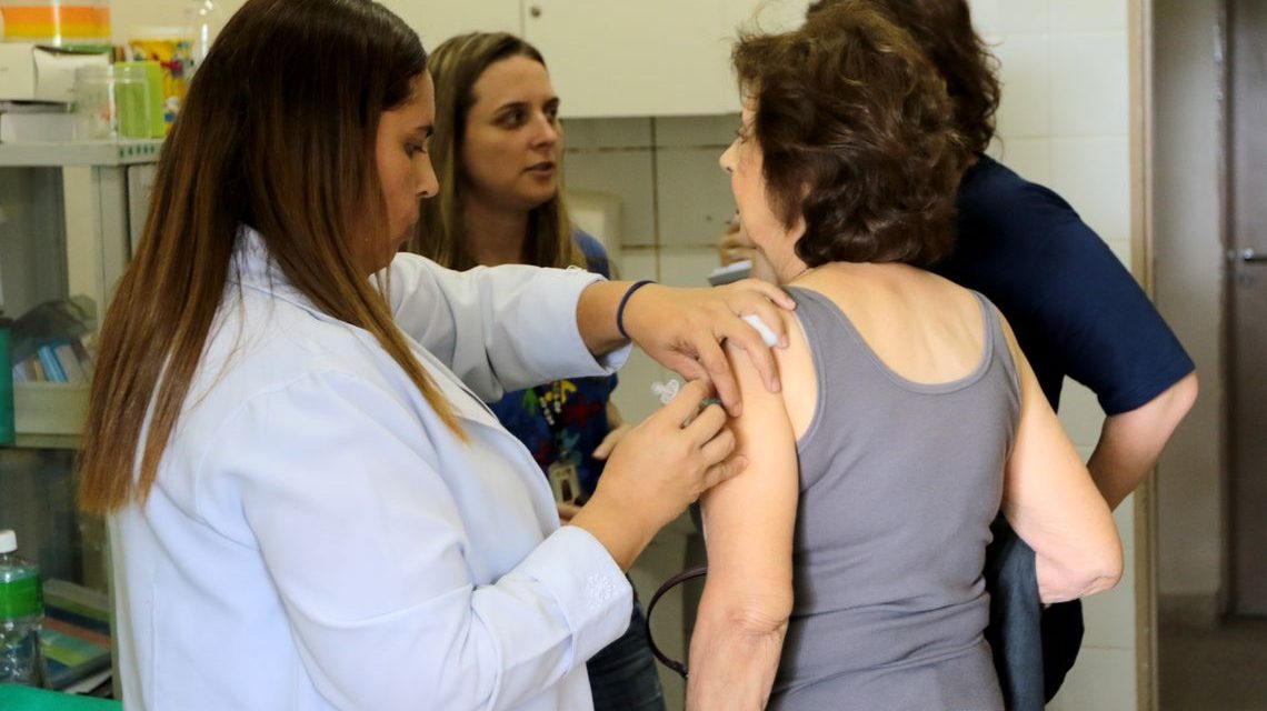 Gripe já matou 99 pessoas no Brasil; vacinação segue até 31 de maio