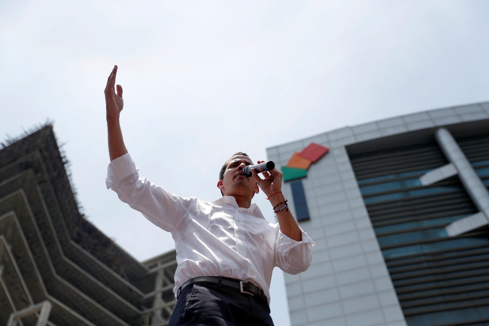 Após levante frustrado, Juan Guaidó faz nova tentativa de voltar militares contra Nicolás Maduro Após levante frustrado, Juan Guaidó faz nova tentativa de voltar militares contra Nicolás Maduro