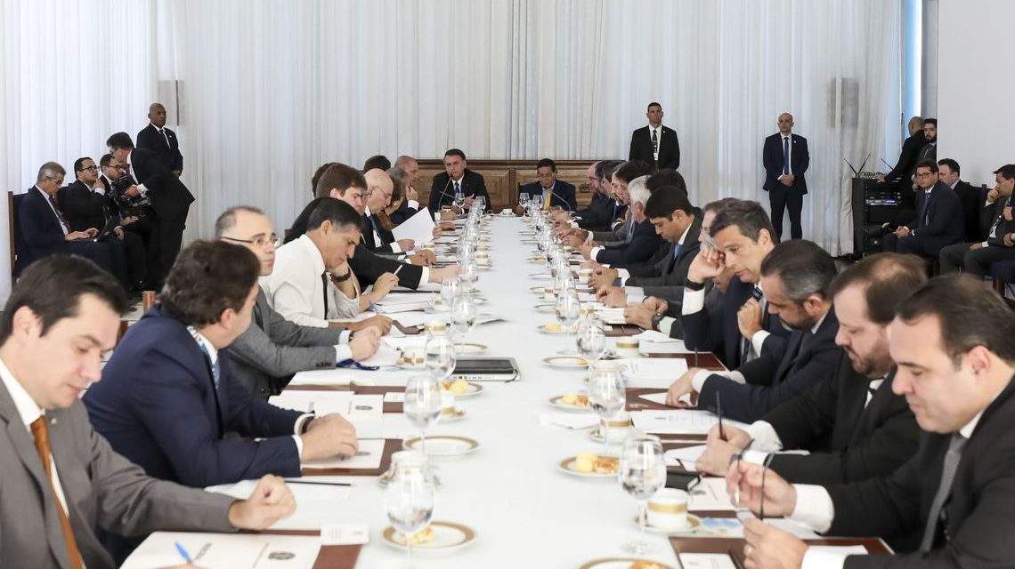 Bolsonaro reúne ministros para avaliar ações e discutir prioridades