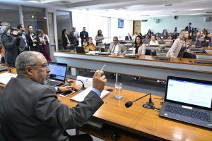 Comissão do Senado aprova projeto que obriga presos a pagarem por suas despesas