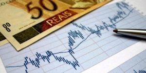 Concessões de crédito recuaram e juros caíram em maio