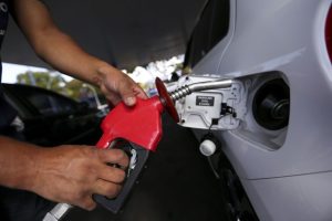 Projeto de lei, que obriga postos a especificar tipo de gasolina comercializada, é aprovado em Goiânia