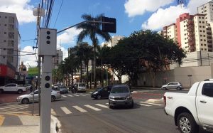 Vereadores aprovam projeto que determina instalação de faixas refletivas em radares de Goiânia