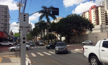 Vereadores aprovam projeto que determina instalação de faixas refletivas em radares de Goiânia