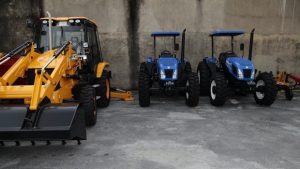 Prefeitura de Aparecida entrega máquinas para auxiliar pequenos agricultores