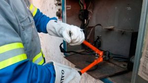 Projeto quer proibir corte de água, gás e energia aos finais de semana e feriados em Goiás