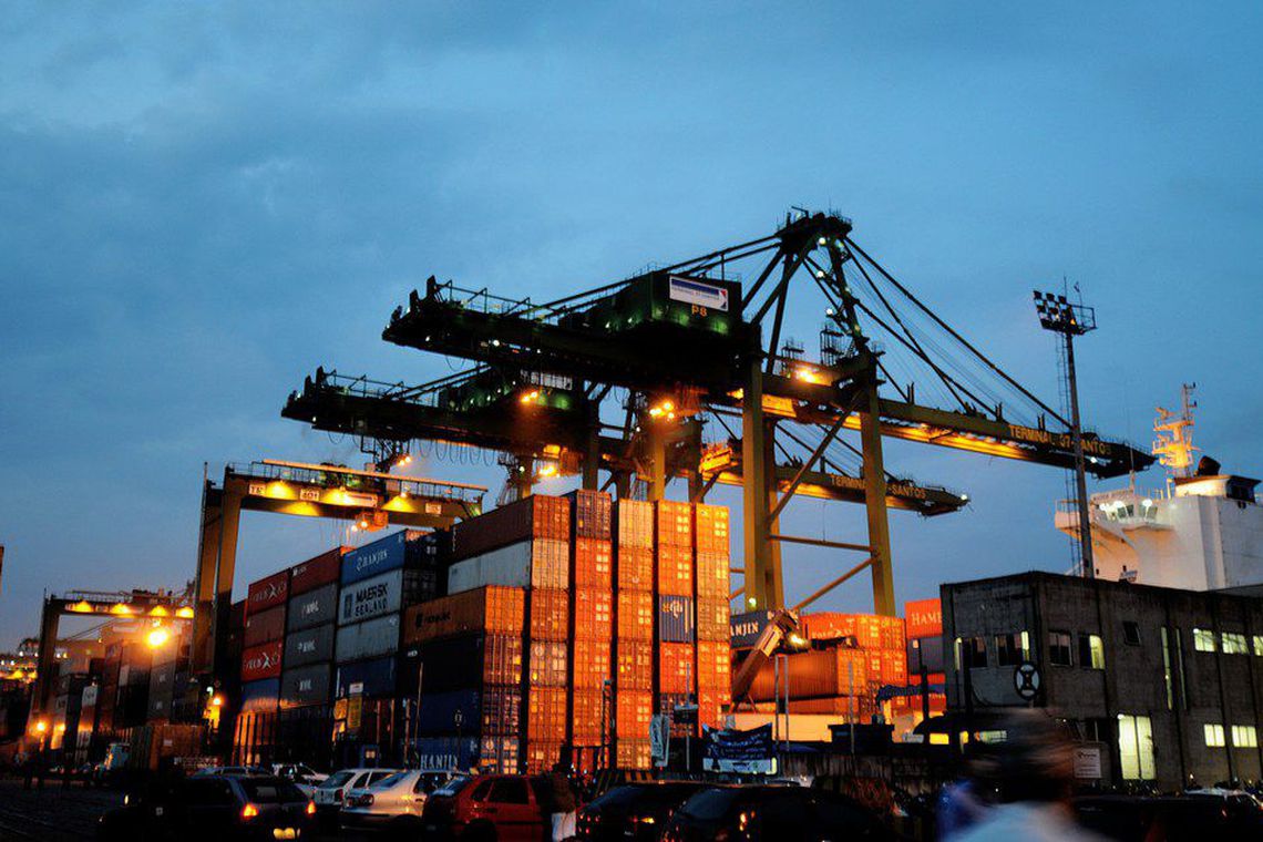 Balança comercial tem superávit de R$ 6,061 bilhões em abril