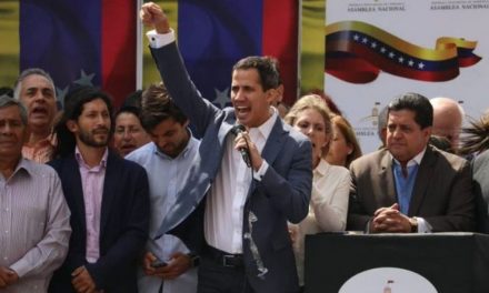 Guaidó aceita negociar com chavismo
