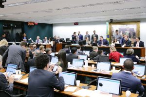 Relator da reforma tributária apresenta parecer favorável na CCJ