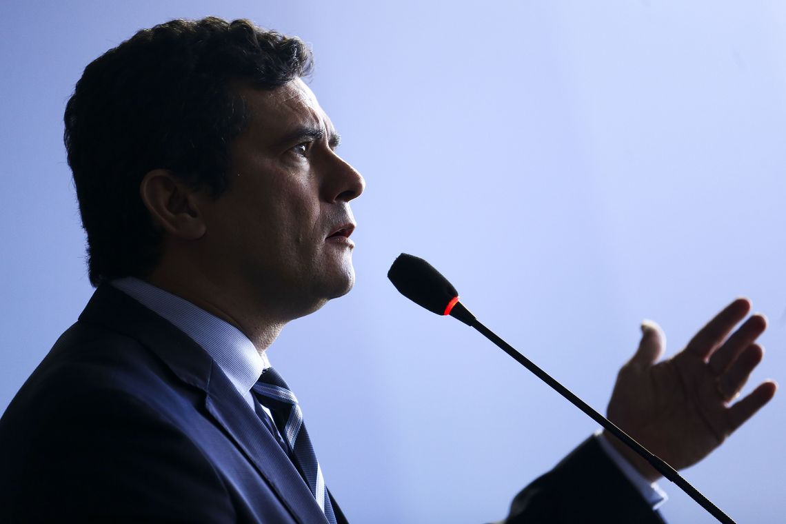 Moro pede que empresários deem oportunidade de trabalho a presos Moro pede que empresários deem oportunidade de trabalho a presos