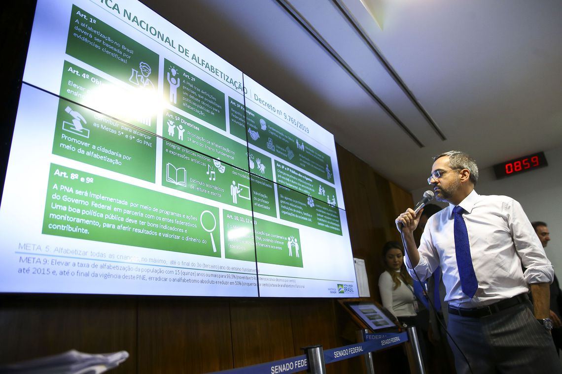 Ministro da Educação classifica como ‘tragédia’ expansão do Ensino Superior nos governos passados Ministro da Educação classifica como ‘tragédia’ expansão do Ensino Superior nos governos passados