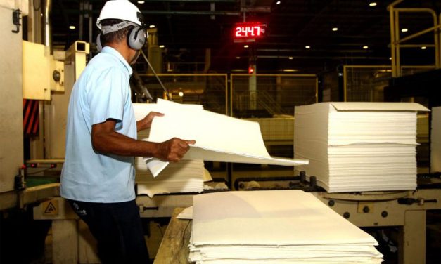 Confiança do empresário da indústria cai 0,7 ponto em maio