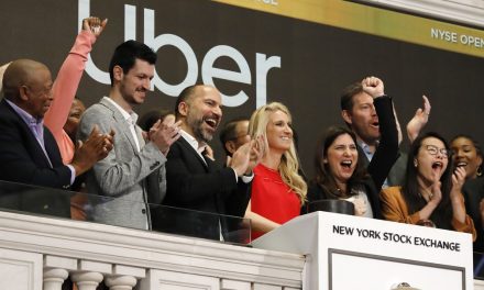 Uber estreia na bolsa de NY com ações em queda