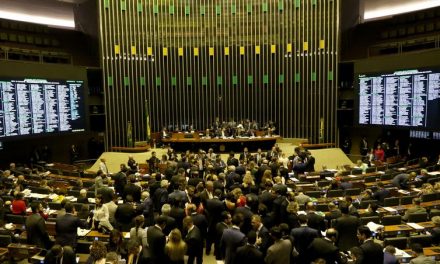 Câmara aprova MP que cria programa de revisão do INSS