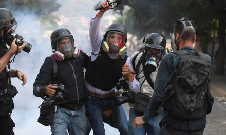Confrontos na Venezuela deixaram 4 mortos e mais de 200 feridos em dois dias