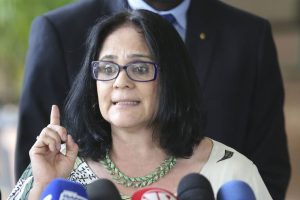 Alego recebe ministra Damares Alves para lançamento de campanha contra suicídio infanto-juvenil