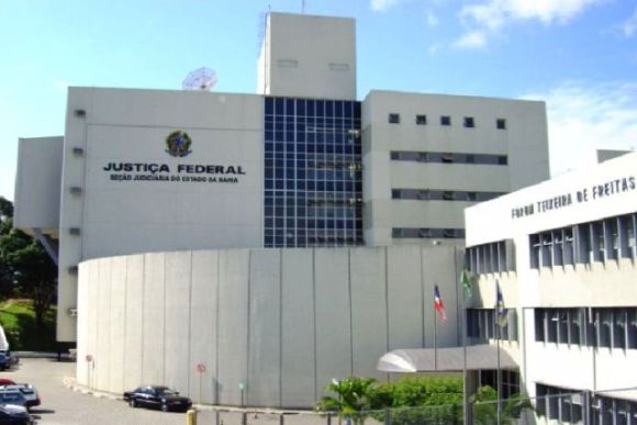 Justiça Federal manda MEC suspender bloqueio em universidades federais Justiça Federal manda MEC suspender bloqueio em universidades federais