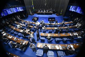 Senado derruba decreto de Bolsonaro sobre armas