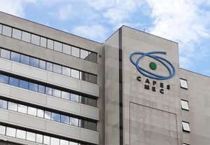 Capes anuncia corte de 2,7 mil em bolsas de mestrado, doutorado e pós-doutorado