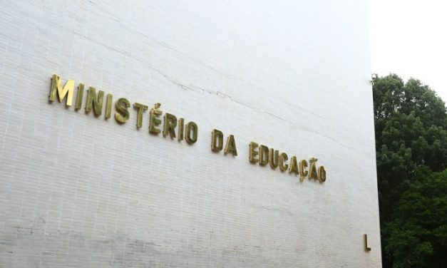 TRF1 mantém bloqueio de verbas de universidades