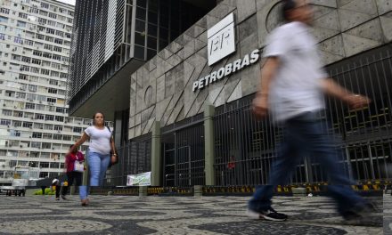 Venda de ações da Petrobras em poder da Caixa movimentará R$ 7,2 bi