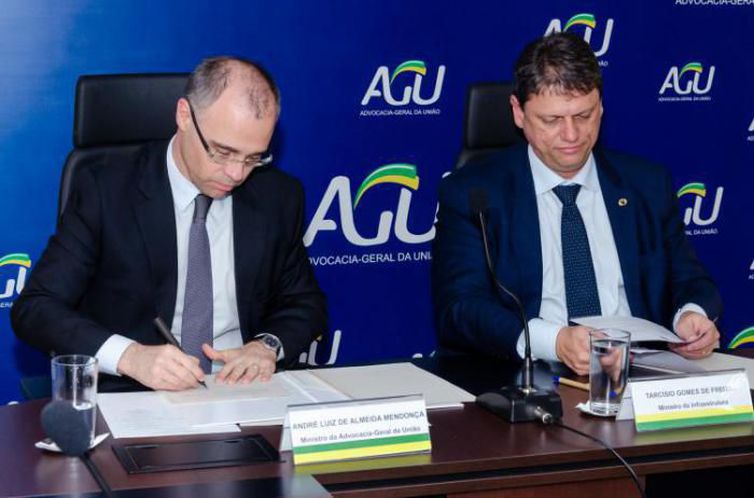 AGU cria força-tarefa para garantir investimentos em infraestrutura