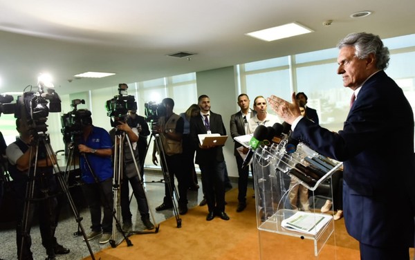 Governo de Goiás reúne documentos para aderir ao RRF e apresenta cortes com a reforma administrativa