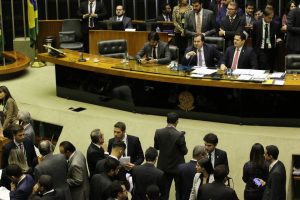 Câmara conclui votação da PEC do Orçamento Impositivo
