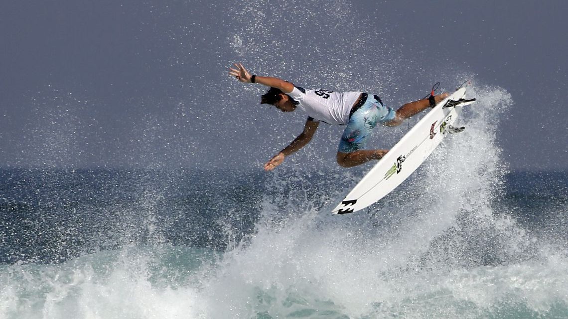 Onze brasileiros passam para 3ª fase do mundial de surfe em Saquarema
