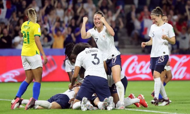 França vence e elimina o Brasil na prorrogação